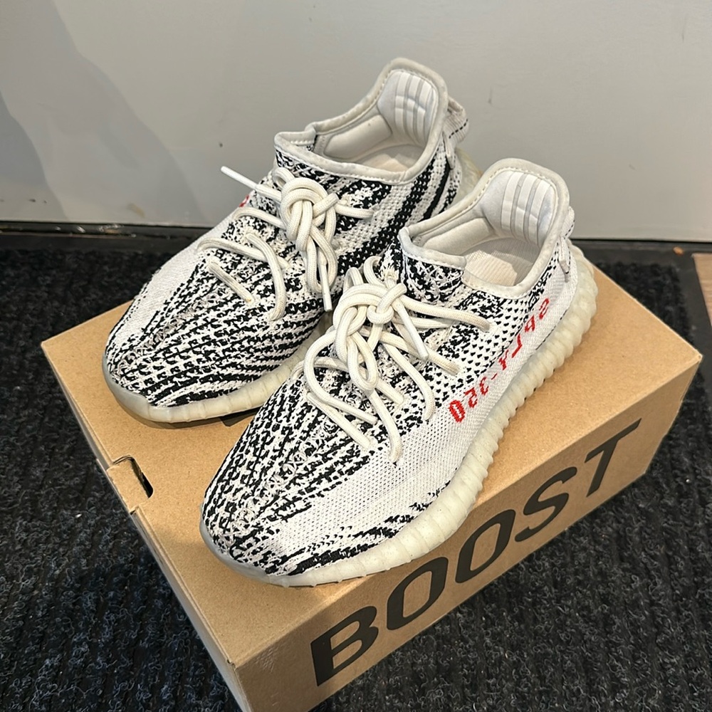 Adidas Yeezy Boost 350 V2 Zebra / White Womens 5.5 / 36